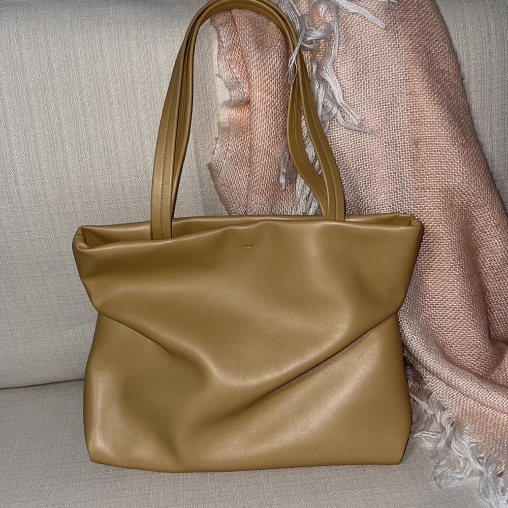 NWT Chloe Judy Tote Shoulder Bag Soft Tan